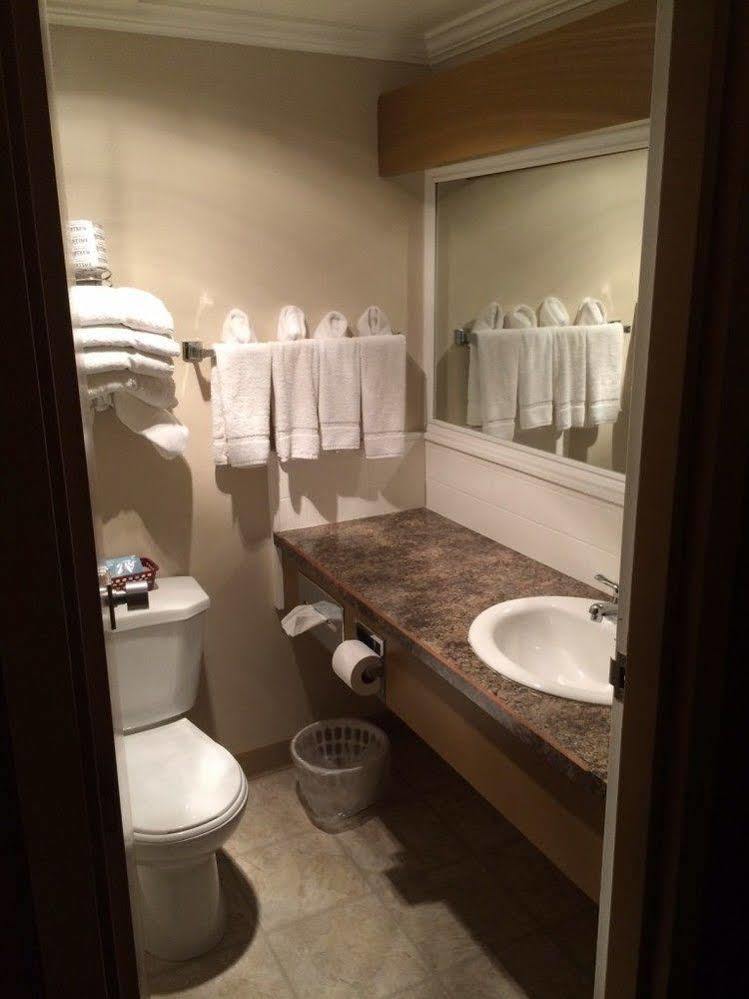 Logan Lake Lodge Ngoại thất bức ảnh